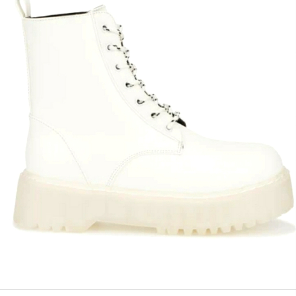 Olivia Miller white platform combat boots Gina 9
